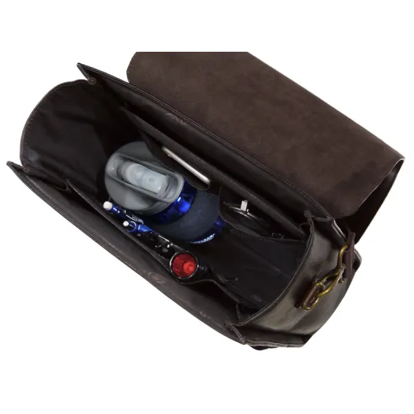 The DeLaurentis Adventure Flight Bag for airplane pilots | BAYO