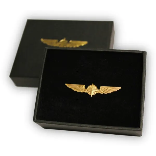 Medium Design 4 Pilots badge - Gold or Silver for airplane pilots | BAYO
