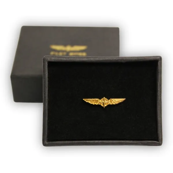 Small Design 4 Pilots badge - Gold for airplane pilots | BAYO
