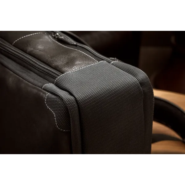 Duke flight bag for airplane pilots | BAYO